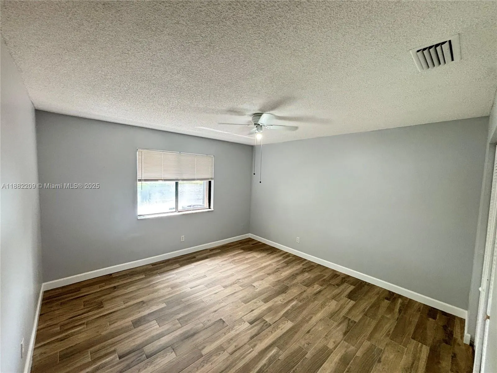 4805 Pier Dr, #4805