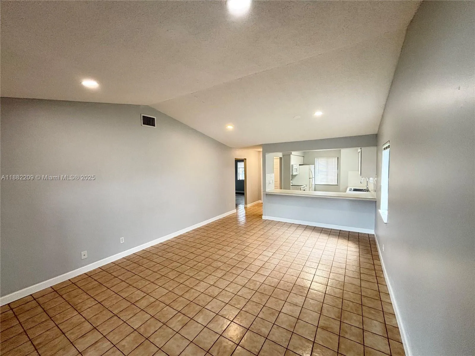 4805 Pier Dr, #4805