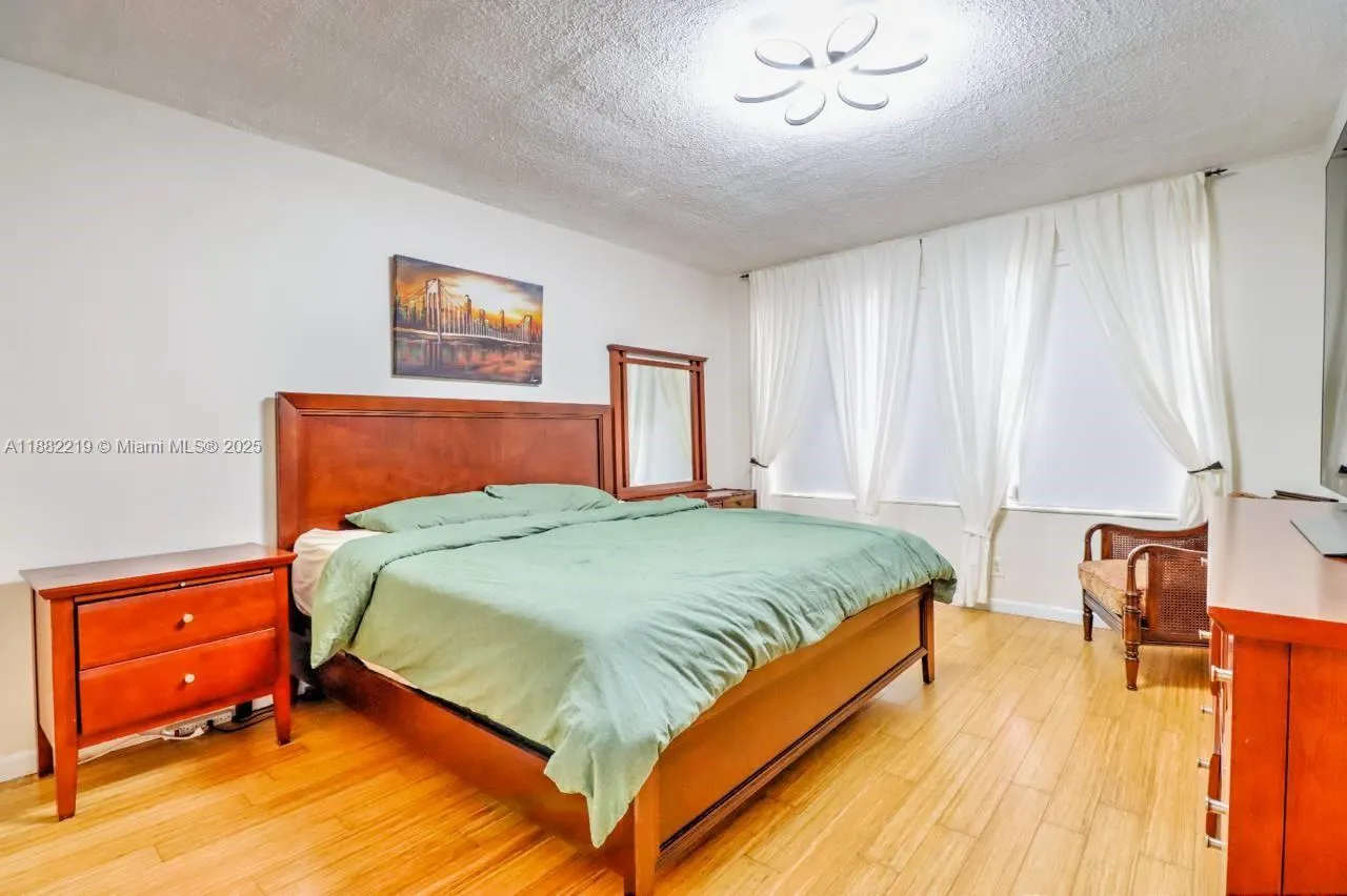 850 NE 12th Ave, #210