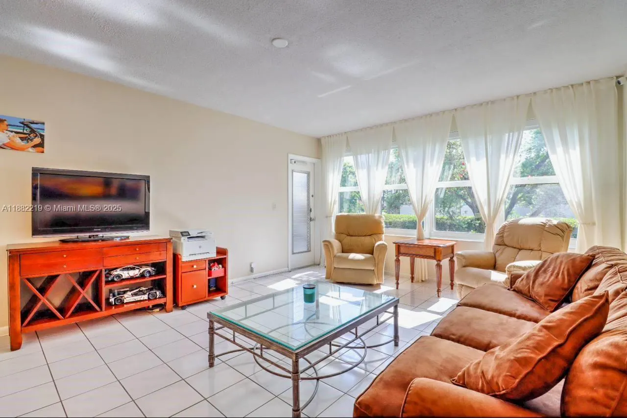850 NE 12th Ave, #210