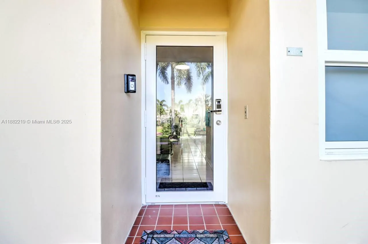 850 NE 12th Ave, #210