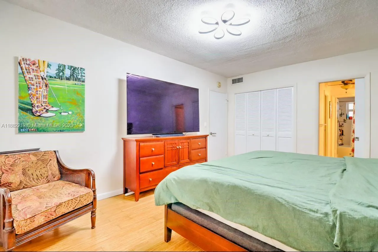 850 NE 12th Ave, #210