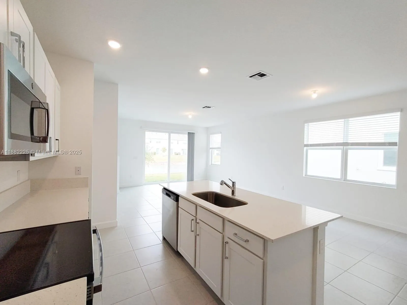 519 SE Rivergrass St, #519
