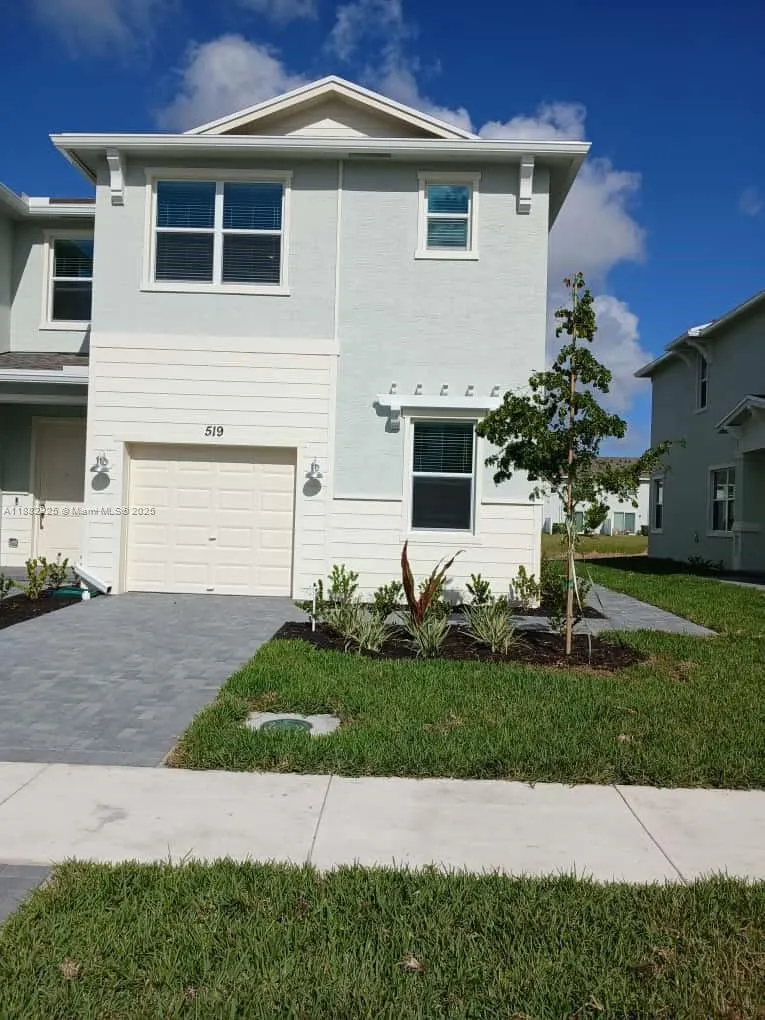 519 SE Rivergrass St, #519
