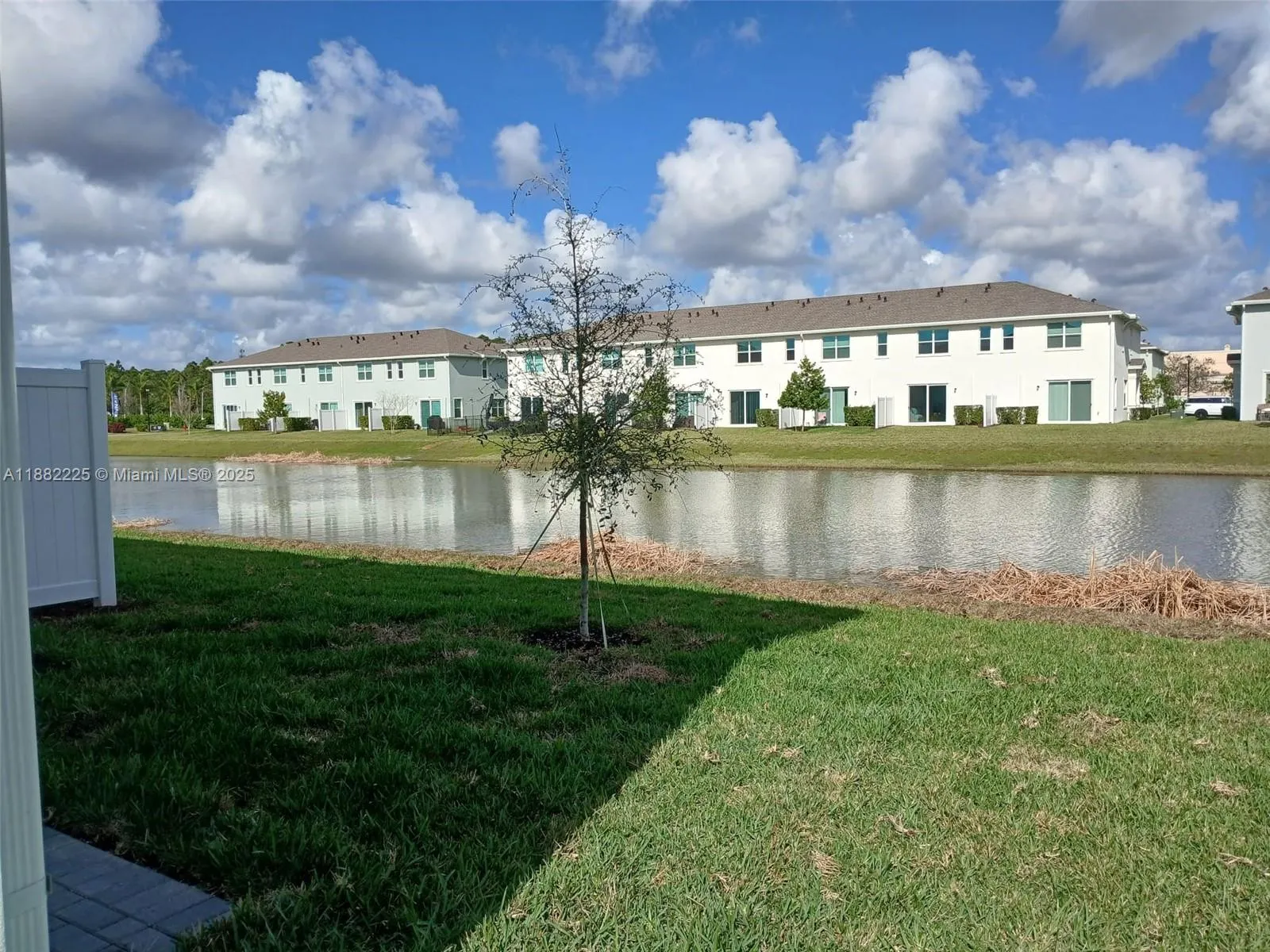 519 SE Rivergrass St, #519