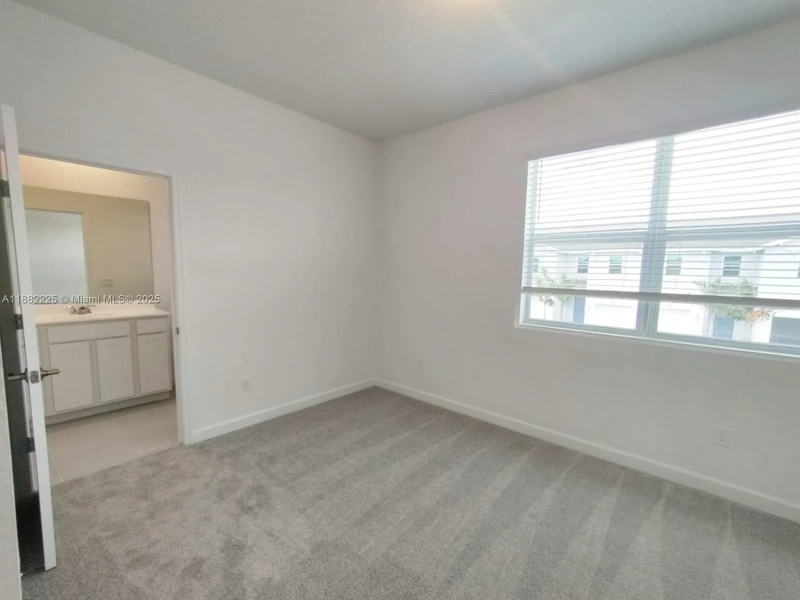 519 SE Rivergrass St, #519