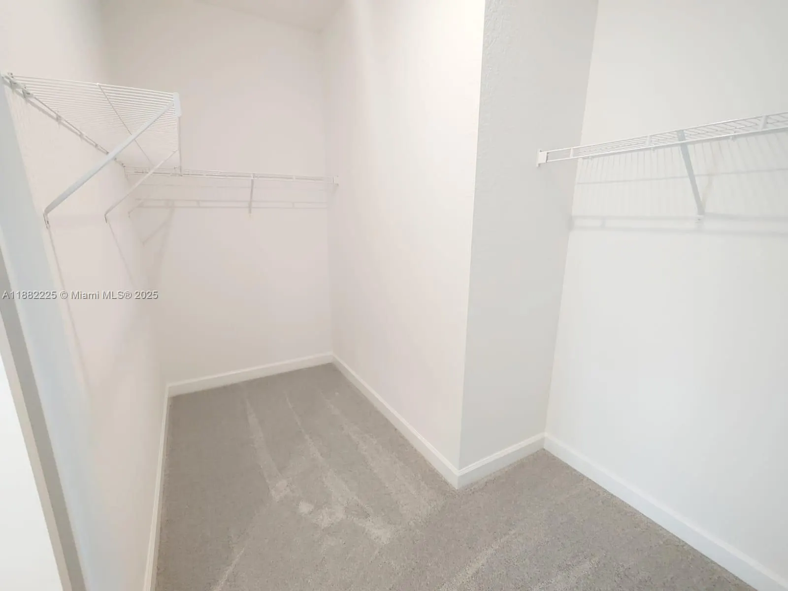 519 SE Rivergrass St, #519