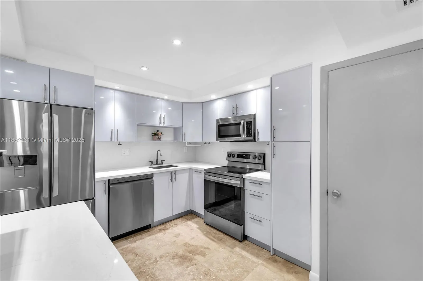 3161 S Ocean Dr, #802
