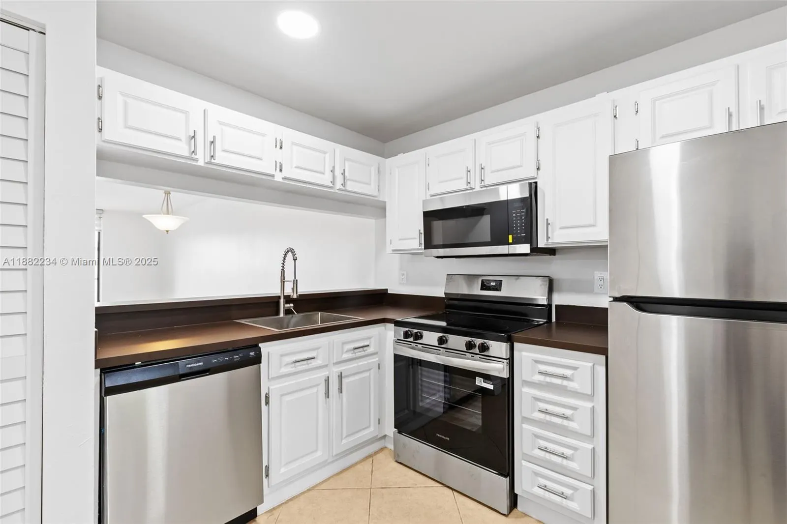 10501 W Broward Blvd, #407