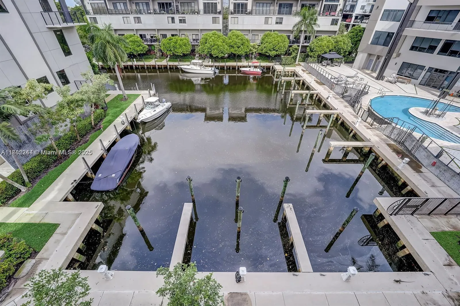 532 SE 1st Cir, #0