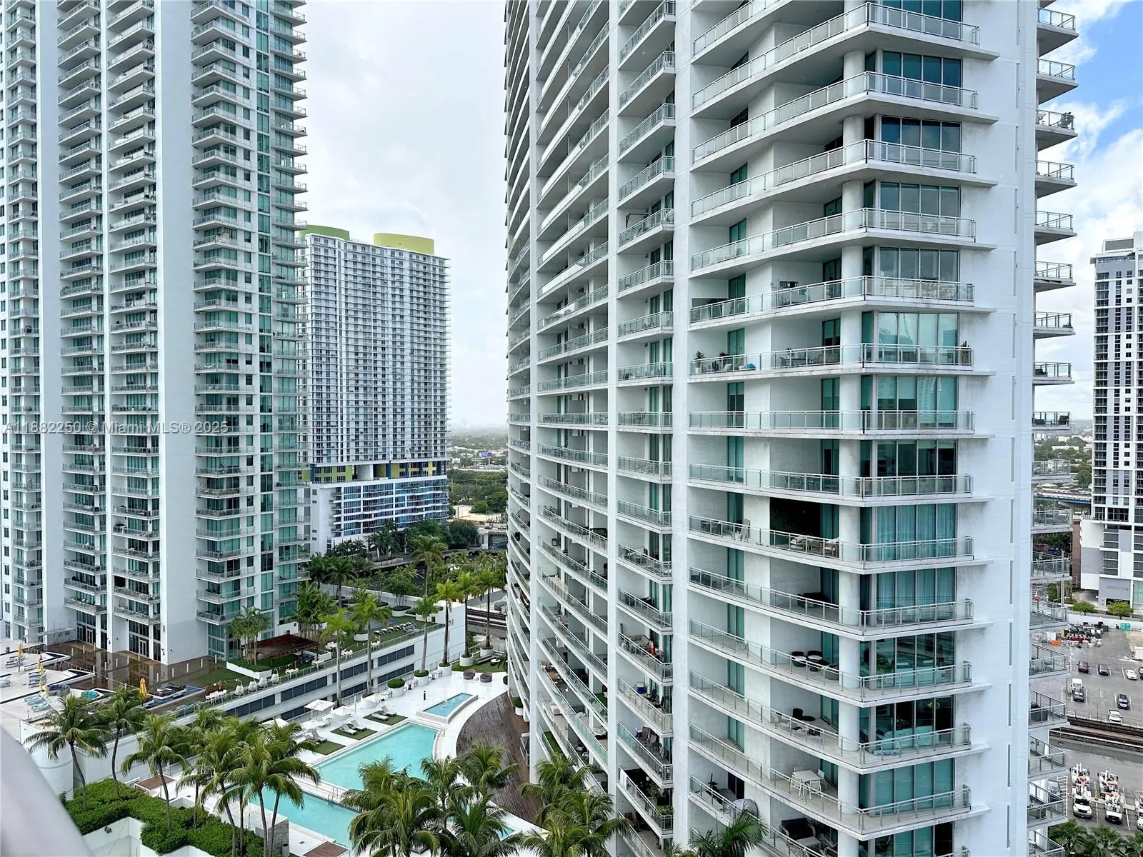 350 S Miami Ave, #2215