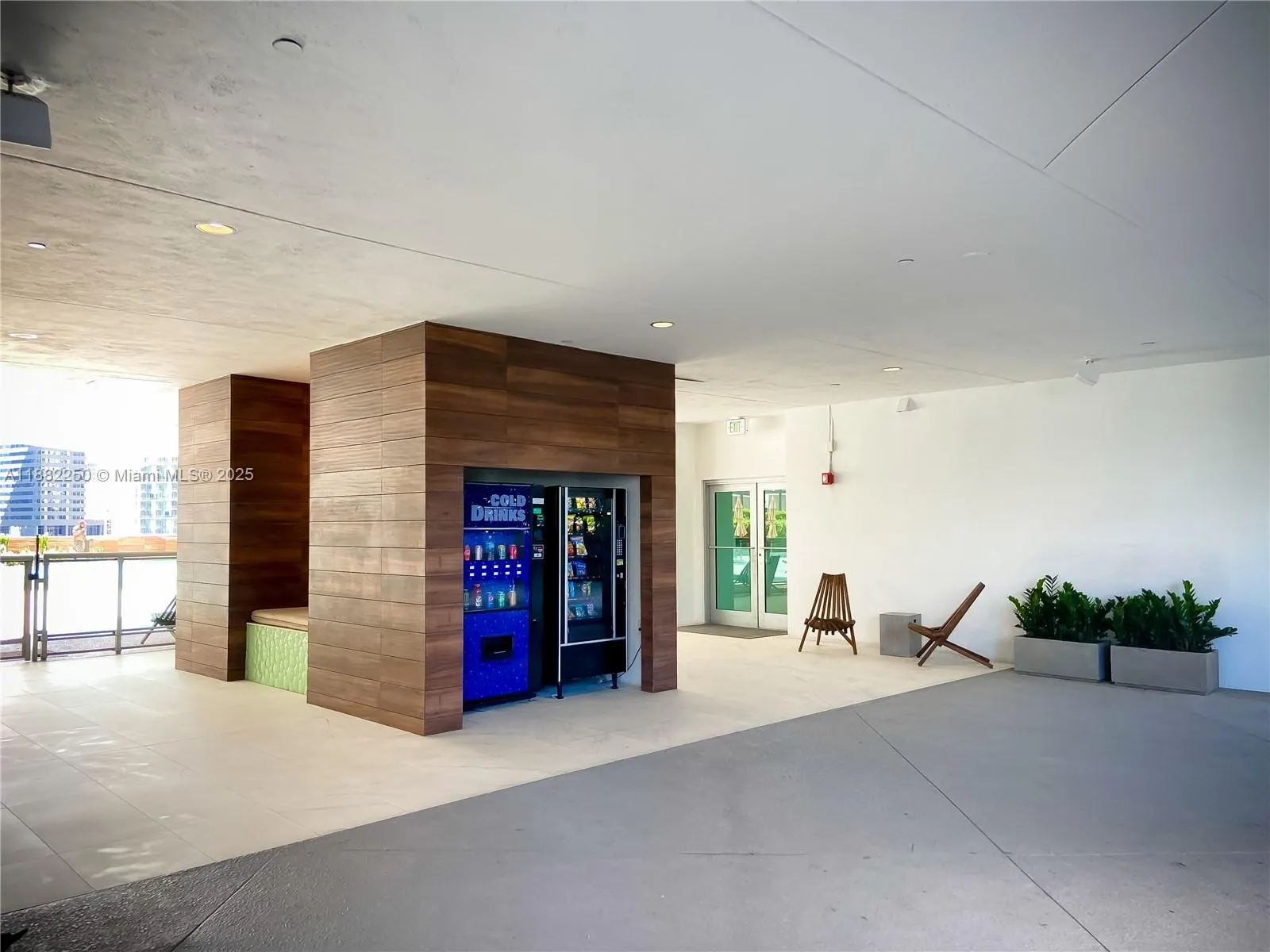 350 S Miami Ave, #2215