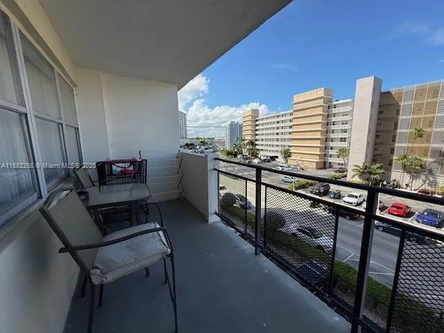 401 Golden Isles Dr, #415