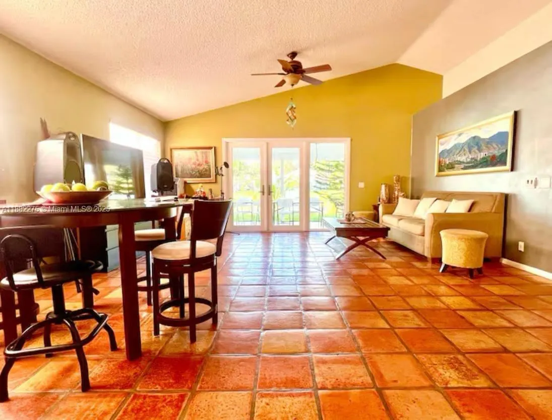 2957 Myrtle Oak Cir