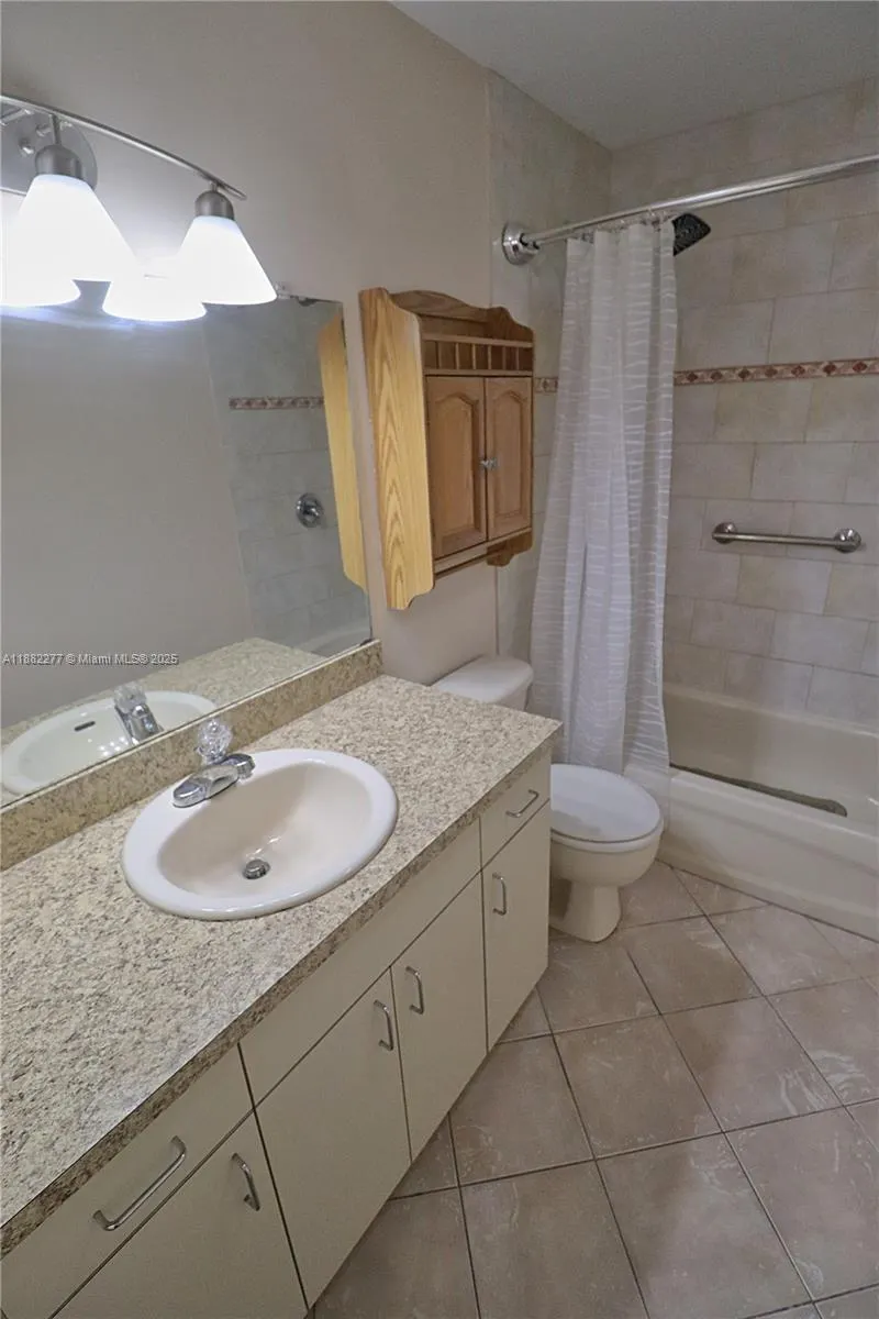 278 SW 7th St, #3