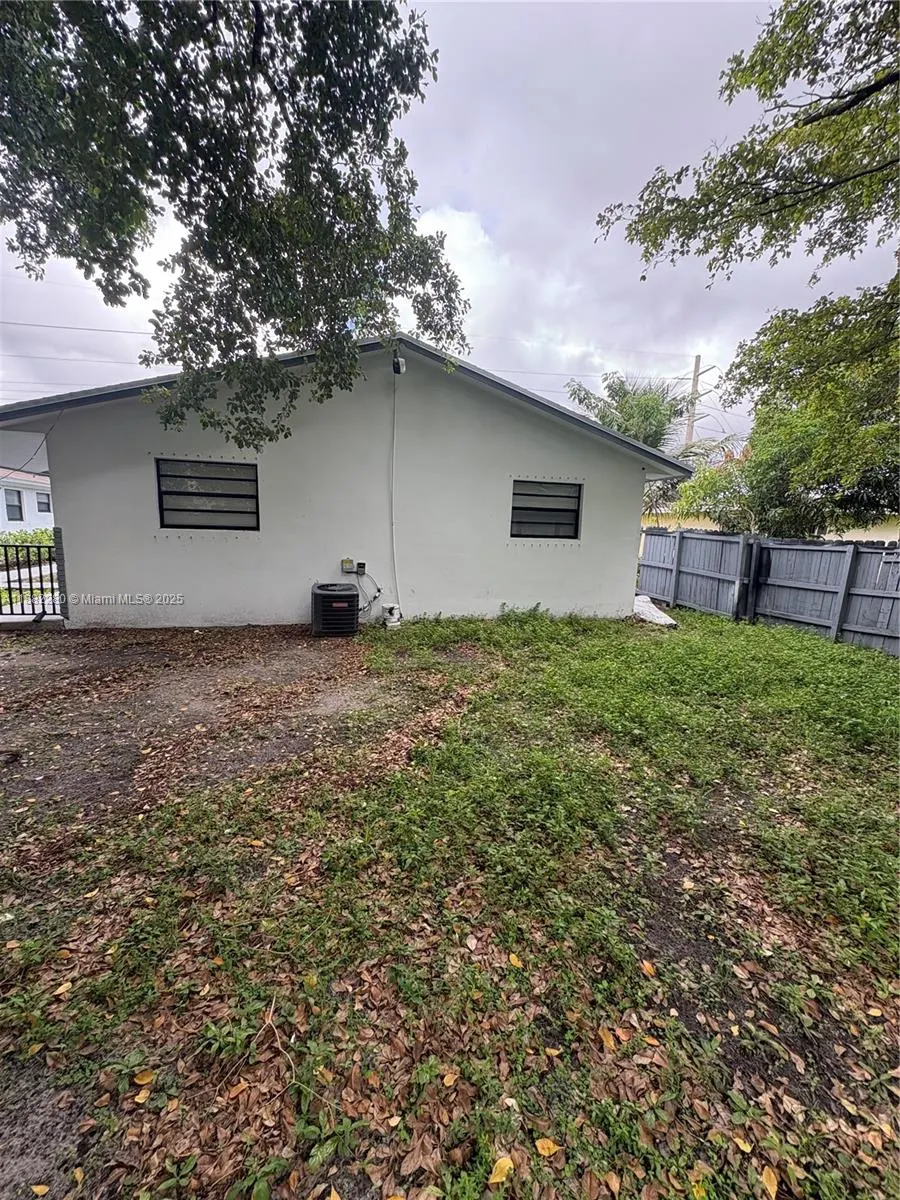 4100 SW 19th St, #1
