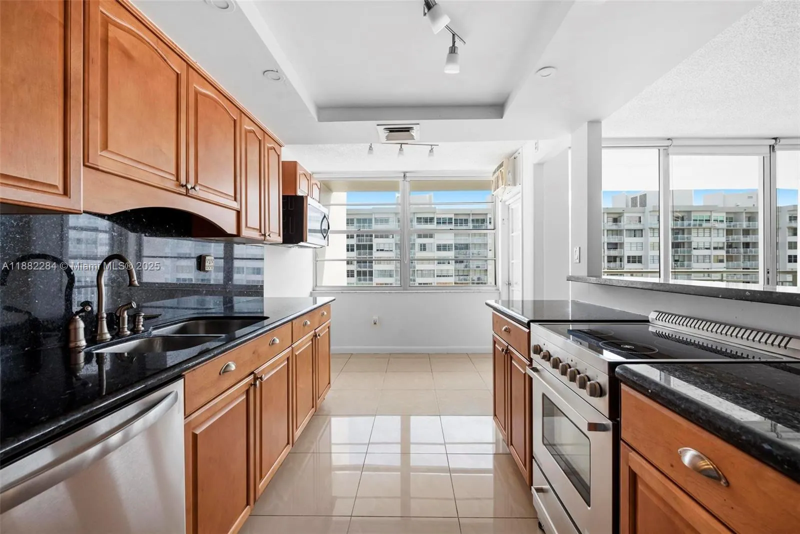 18061 Biscayne Blvd, #1701