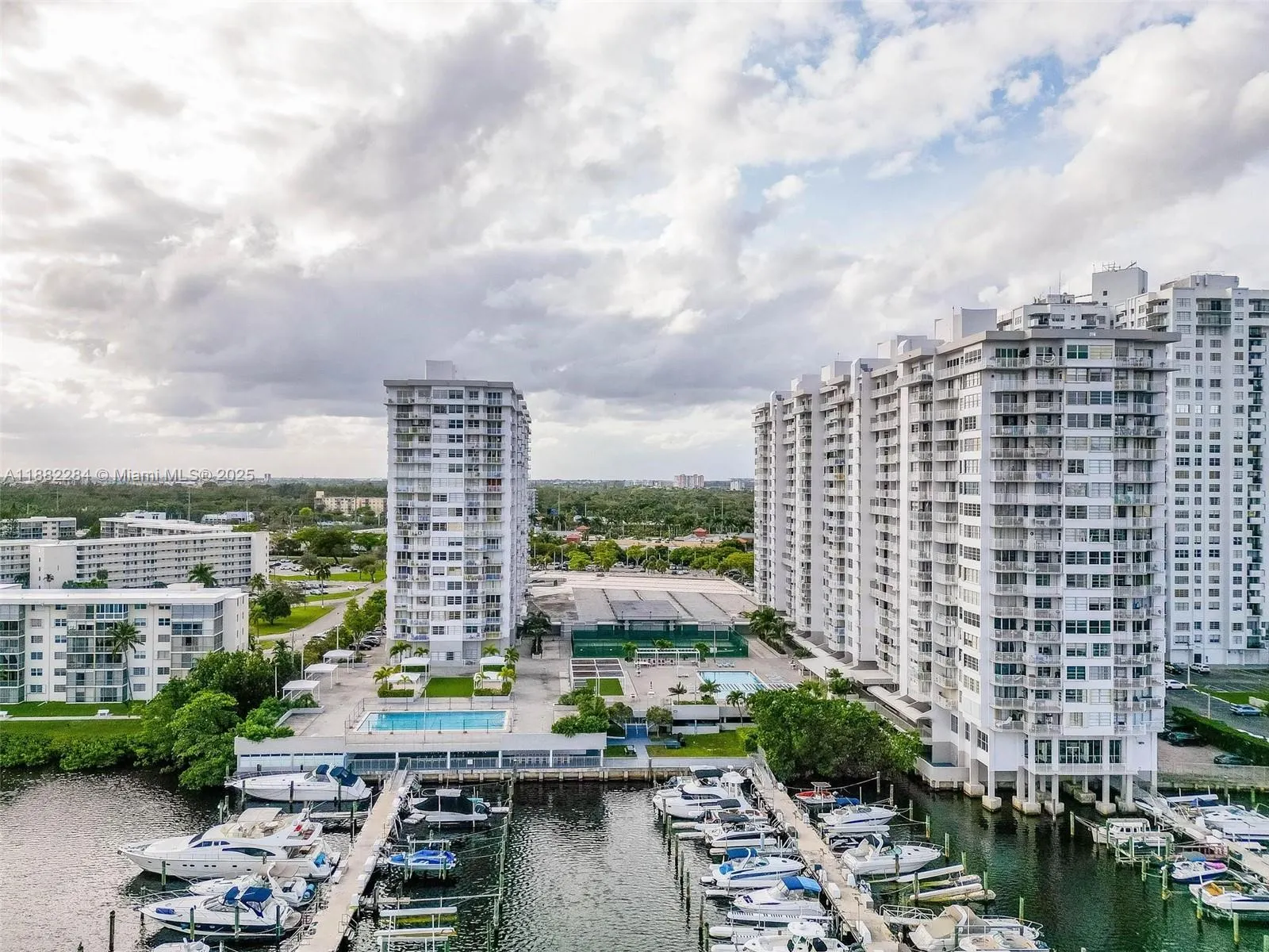 18061 Biscayne Blvd, #1701