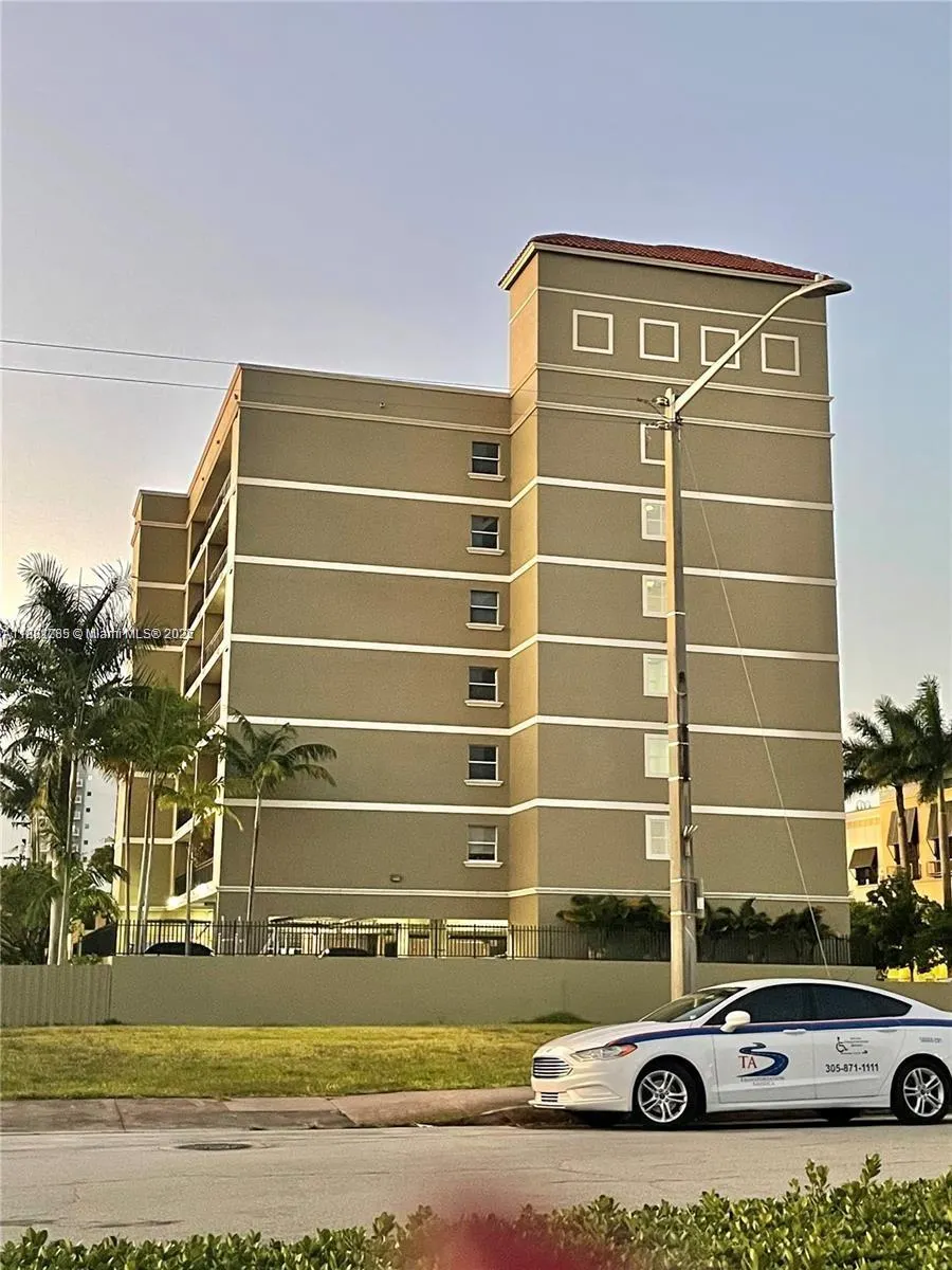 120 SW 37th Ave, #302