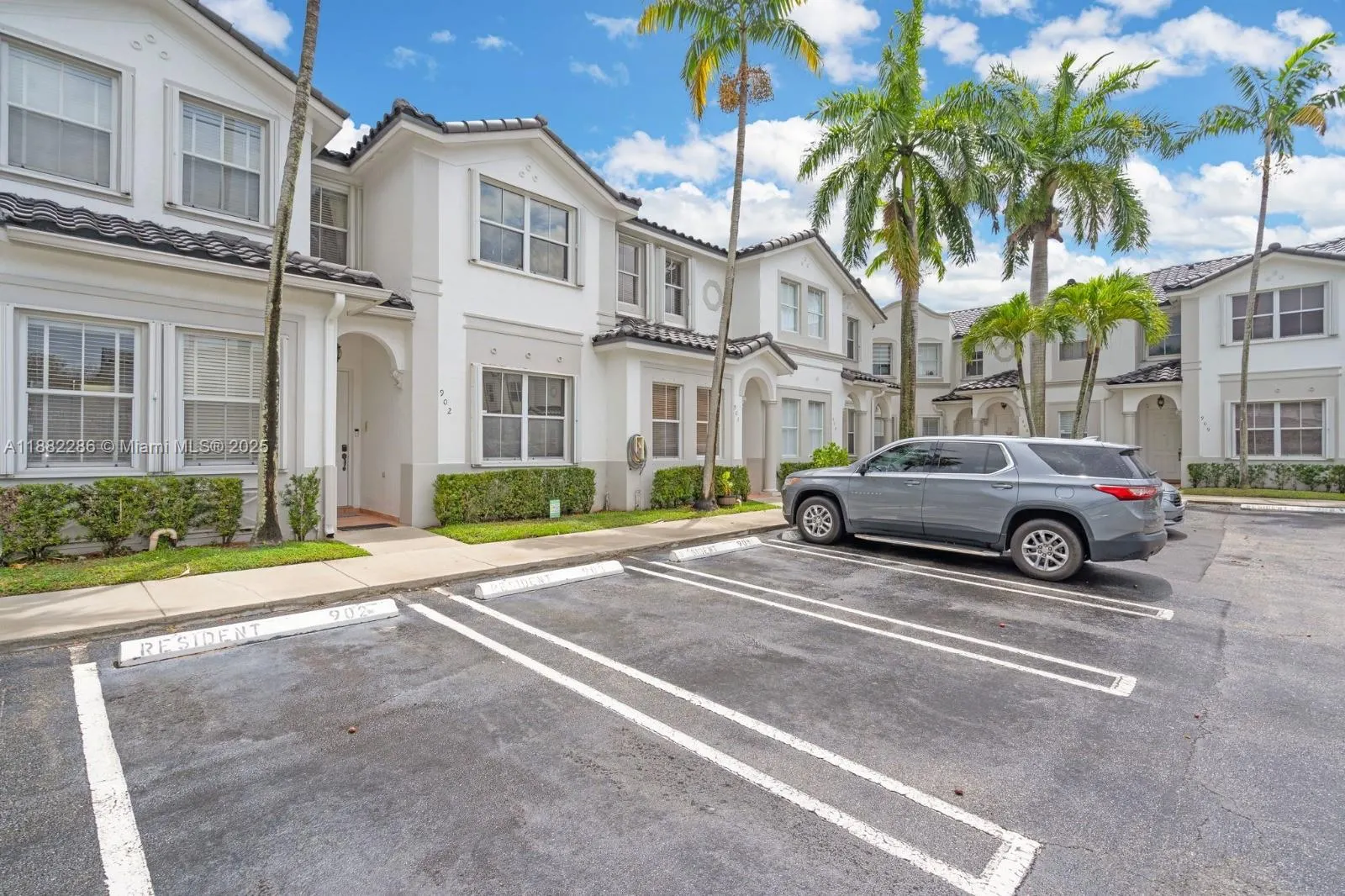 5570 NW 107th Ave, #902
