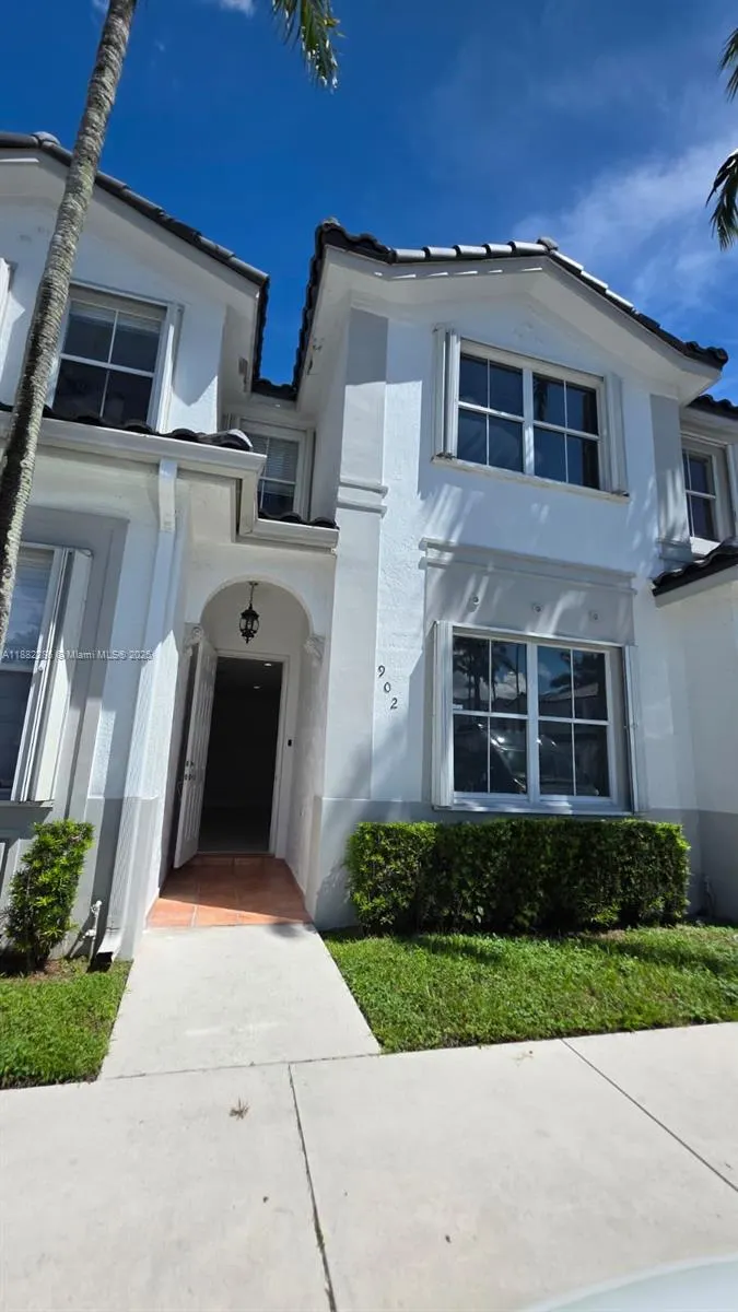 5570 NW 107th Ave, #902