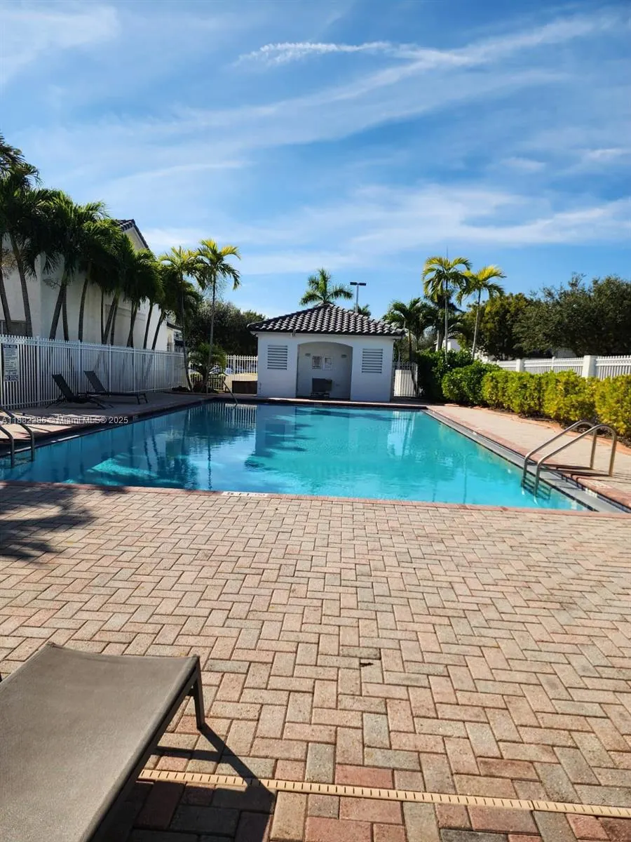 5570 NW 107th Ave, #902