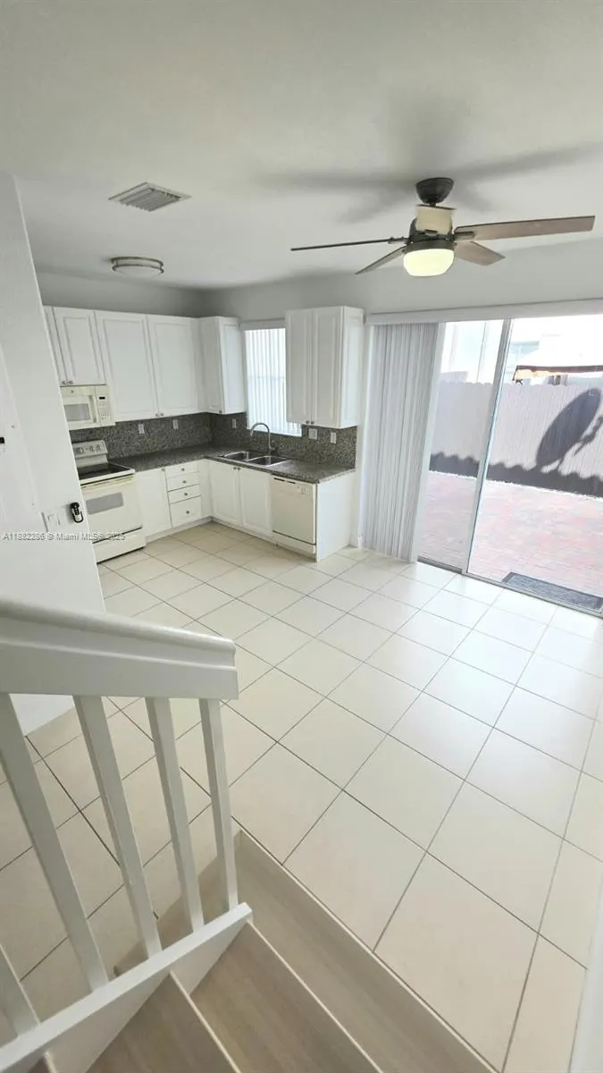 5570 NW 107th Ave, #902