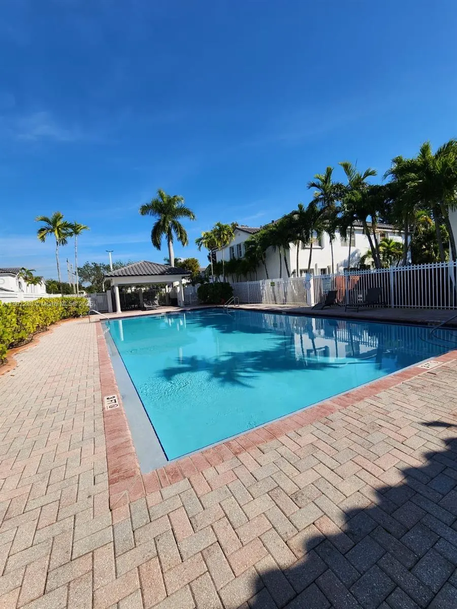 5570 NW 107th Ave, #902