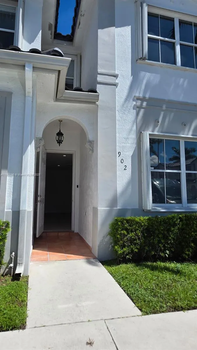 5570 NW 107th Ave, #902