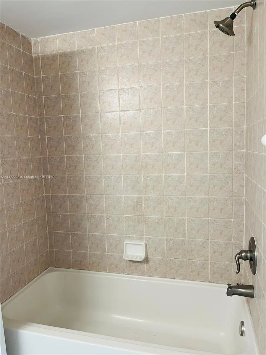 120 SW 37th Ave, #306