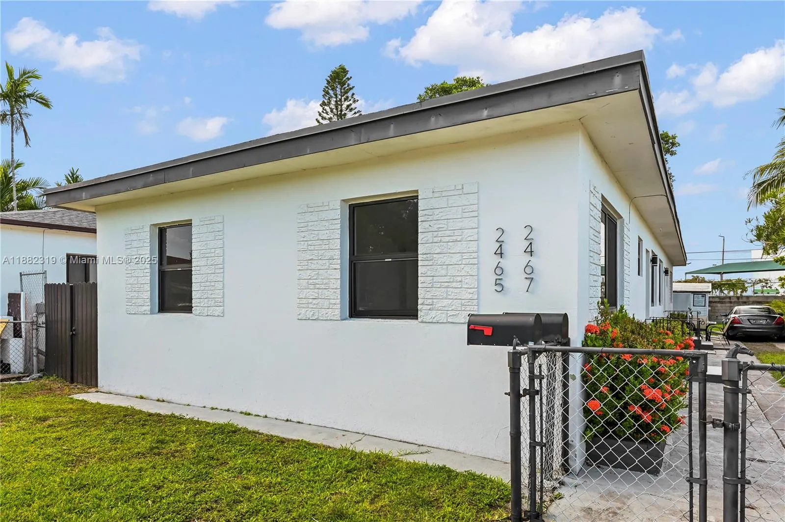 2465 NW 35th St, #FRONT