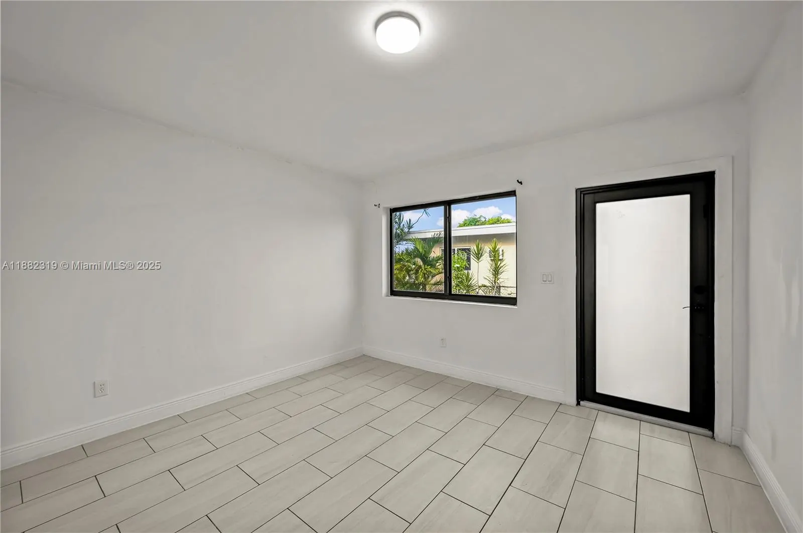 2465 NW 35th St, #FRONT