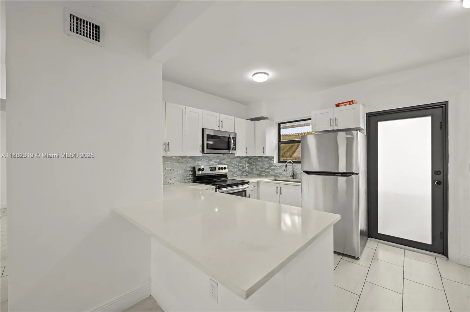 2465 NW 35th St, #FRONT
