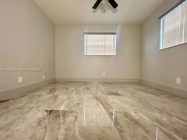 3040 NW 20th St