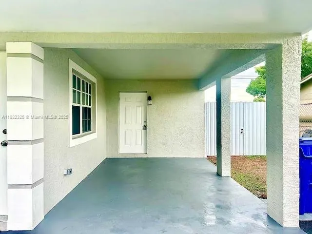 3040 NW 20th St