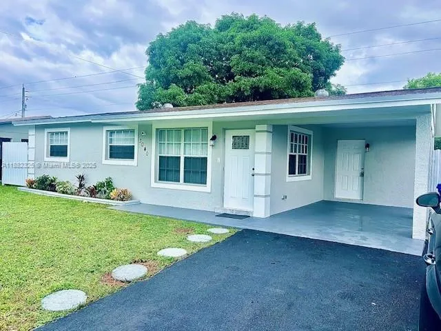 3040 NW 20th St