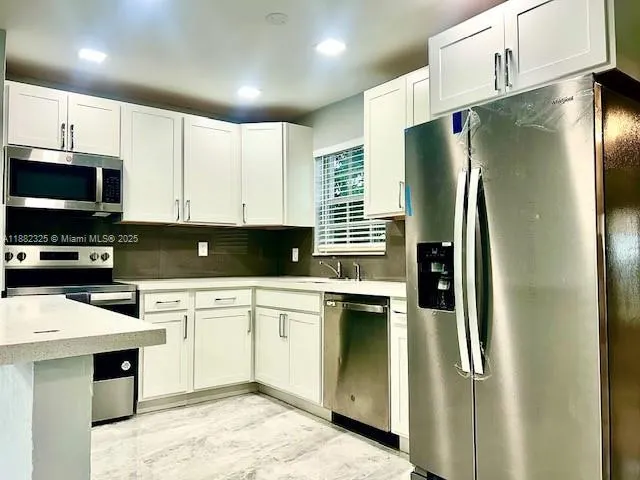 3040 NW 20th St