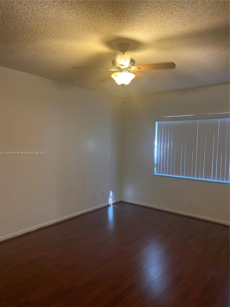 1301 NE 7th St, #106