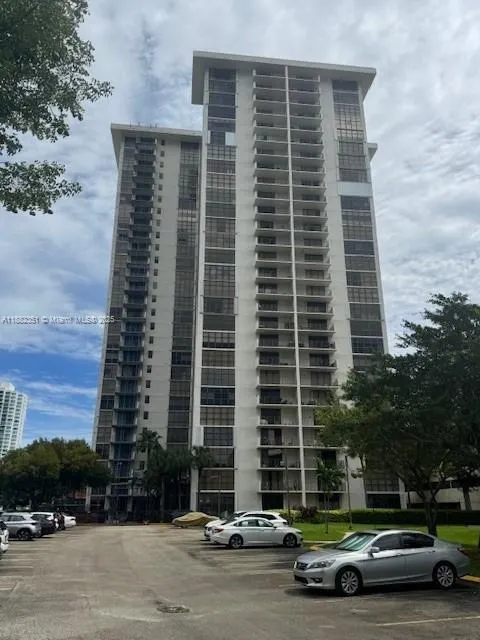 18181 NE 31st Ct, #703