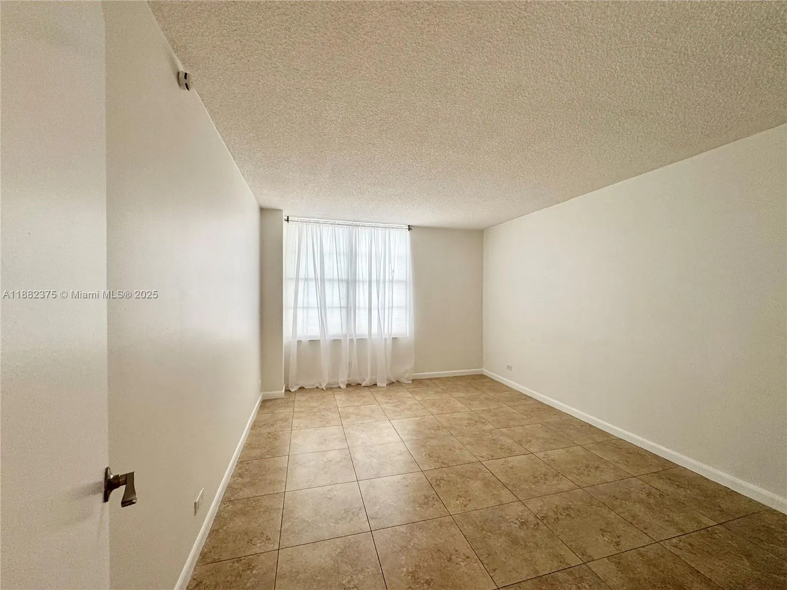 230 174th St, #M01