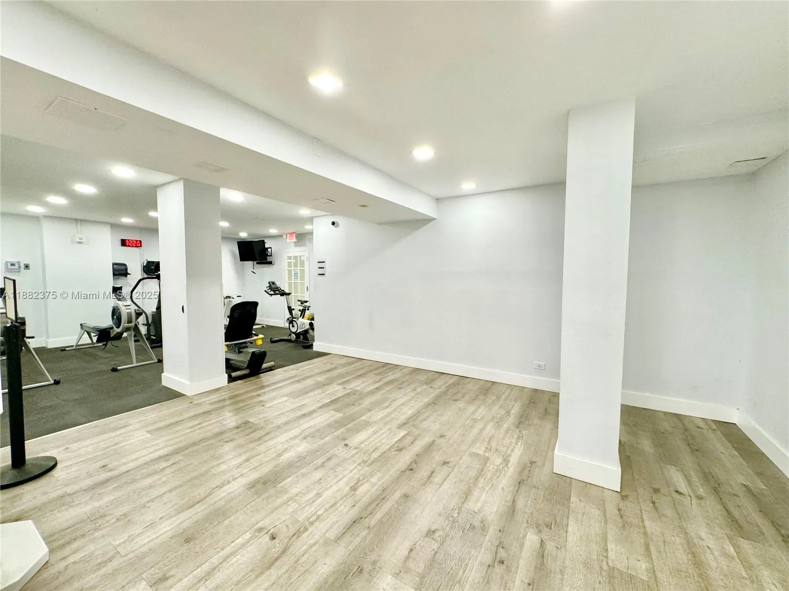 230 174th St, #M01