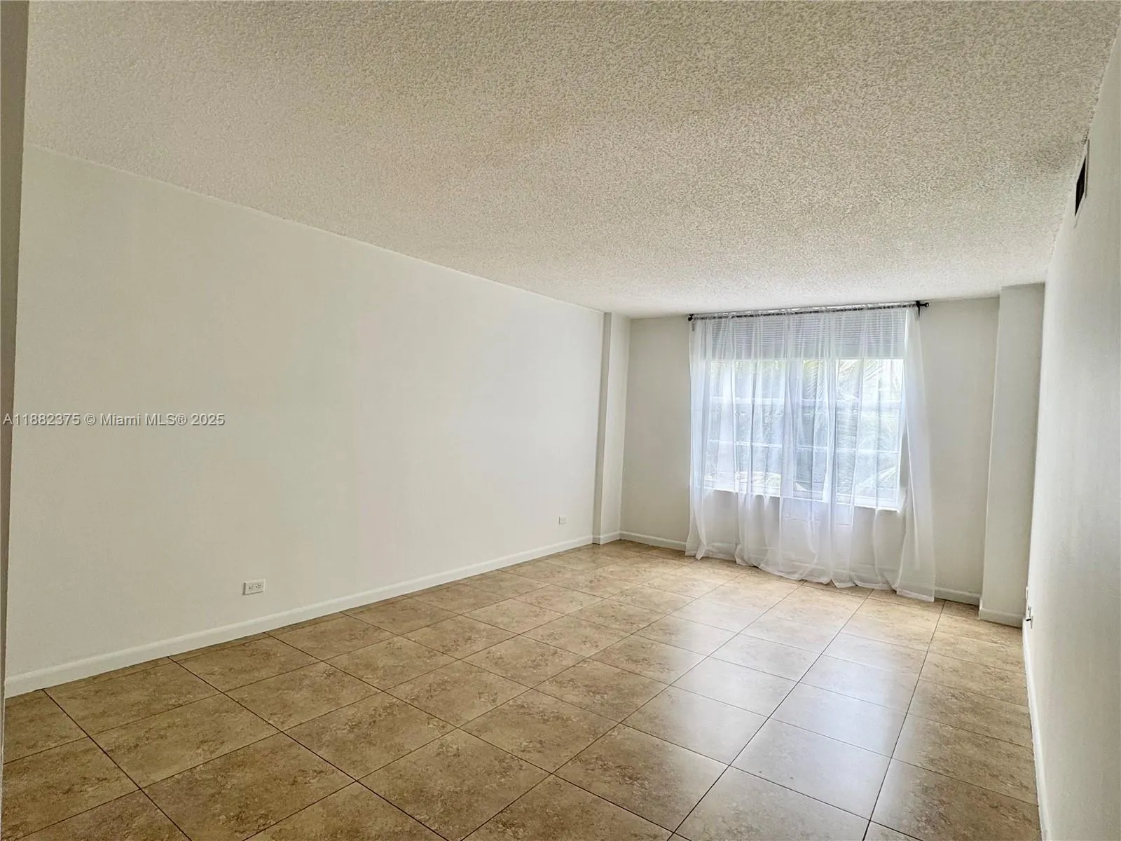 230 174th St, #M01