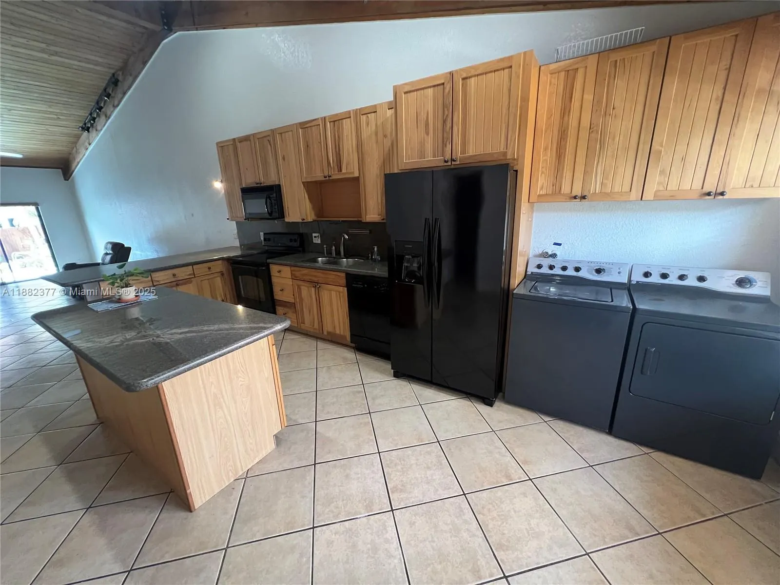 2908 N 35th Ter, #2908