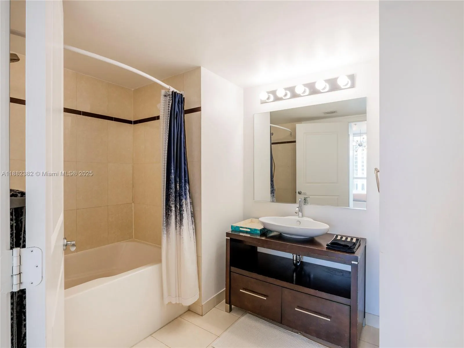 480 NE 30th St, #1103