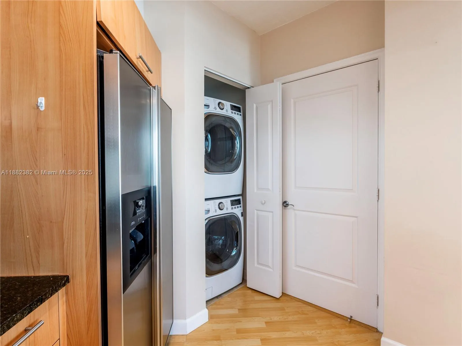 480 NE 30th St, #1103
