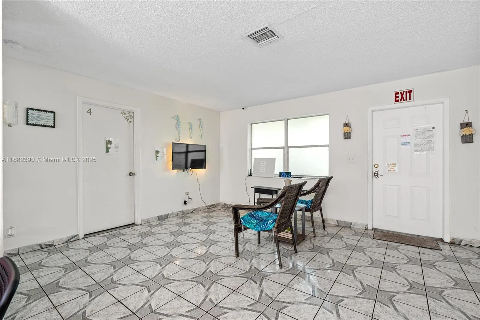 1112 NE 5th Ave