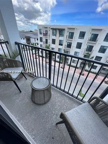 8201 NW 41st St, #D-407