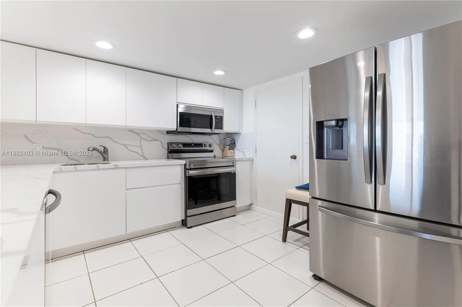 427 Golden Isles Dr, #16F