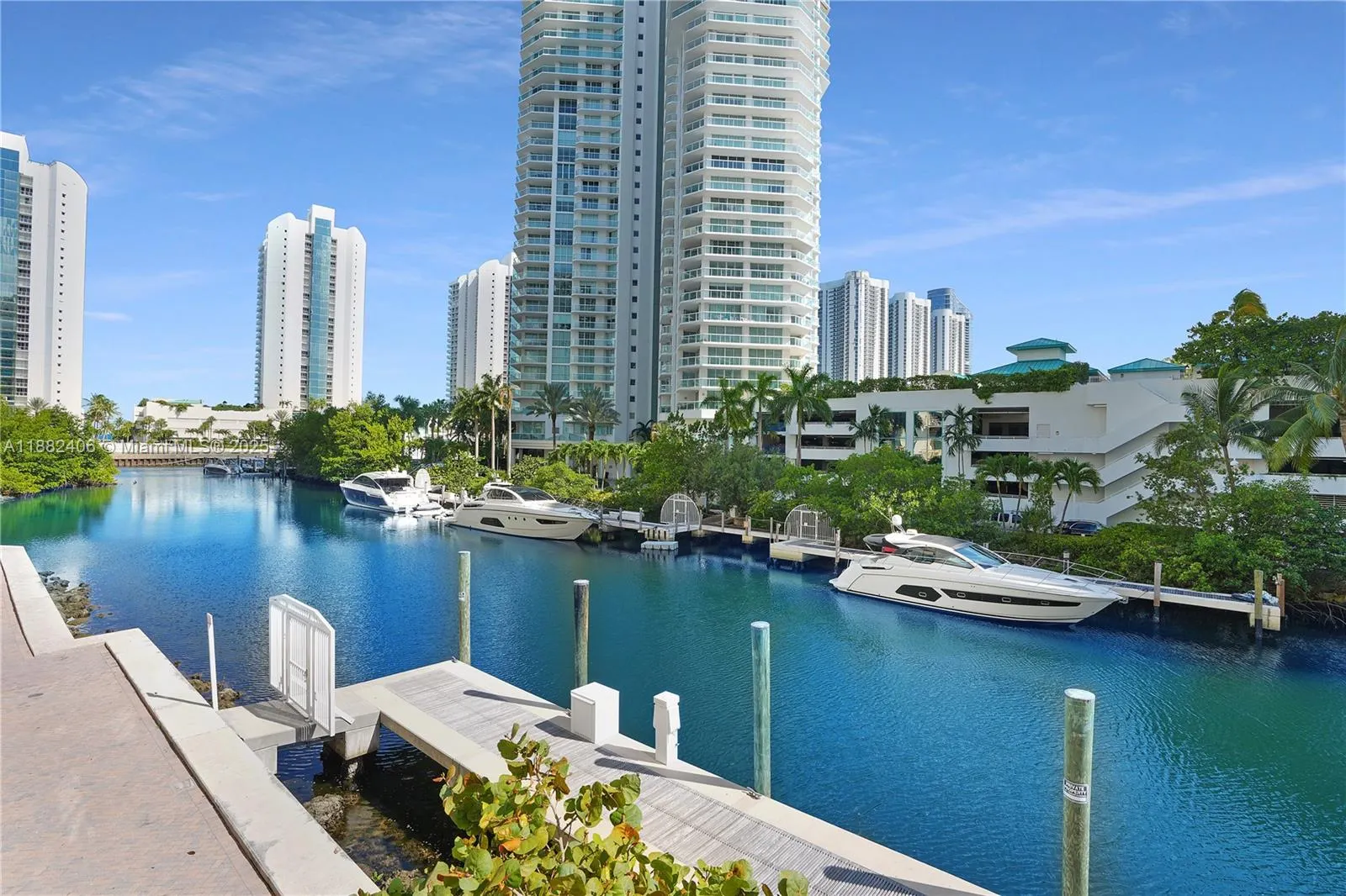250 S Sunny Isles Blvd, #TH-207