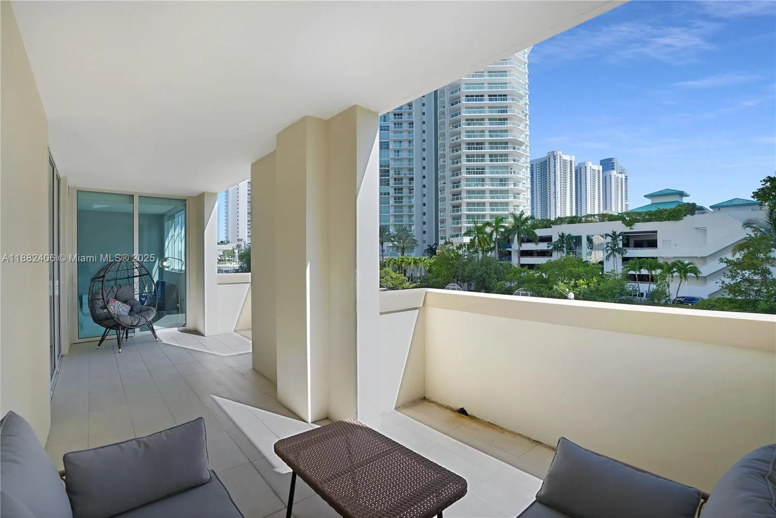 250 S Sunny Isles Blvd, #TH-207